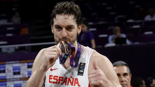 Pau Gasol, con la medalla de bronce del Eurobasket Pau Gasol, con la medalla de bronce del Eurobasket