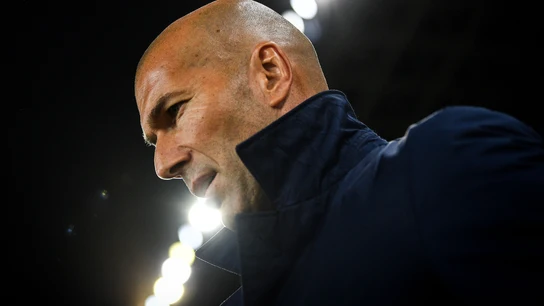 Zinedine Zidane, pensativo antes del partido del Real Madrid Zinedine Zidane, pensativo antes del partido del Real Madrid