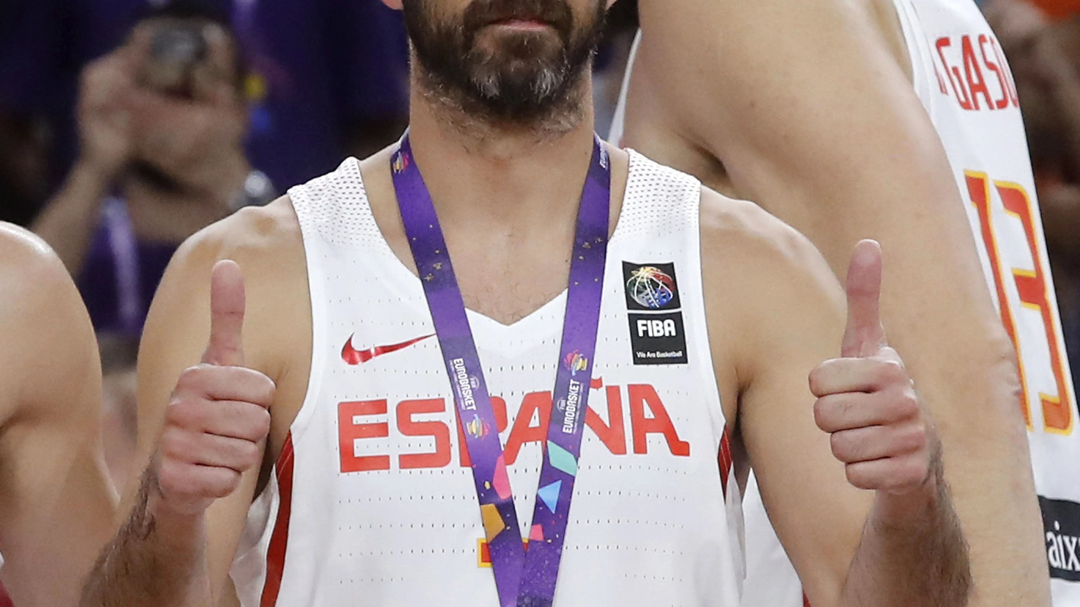 Juan Carlos Navarro celebra el bronce logrado en el Eurobasket