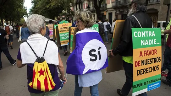 Reparto de propaganda a favor del referéndum Reparto de propaganda a favor del referéndum