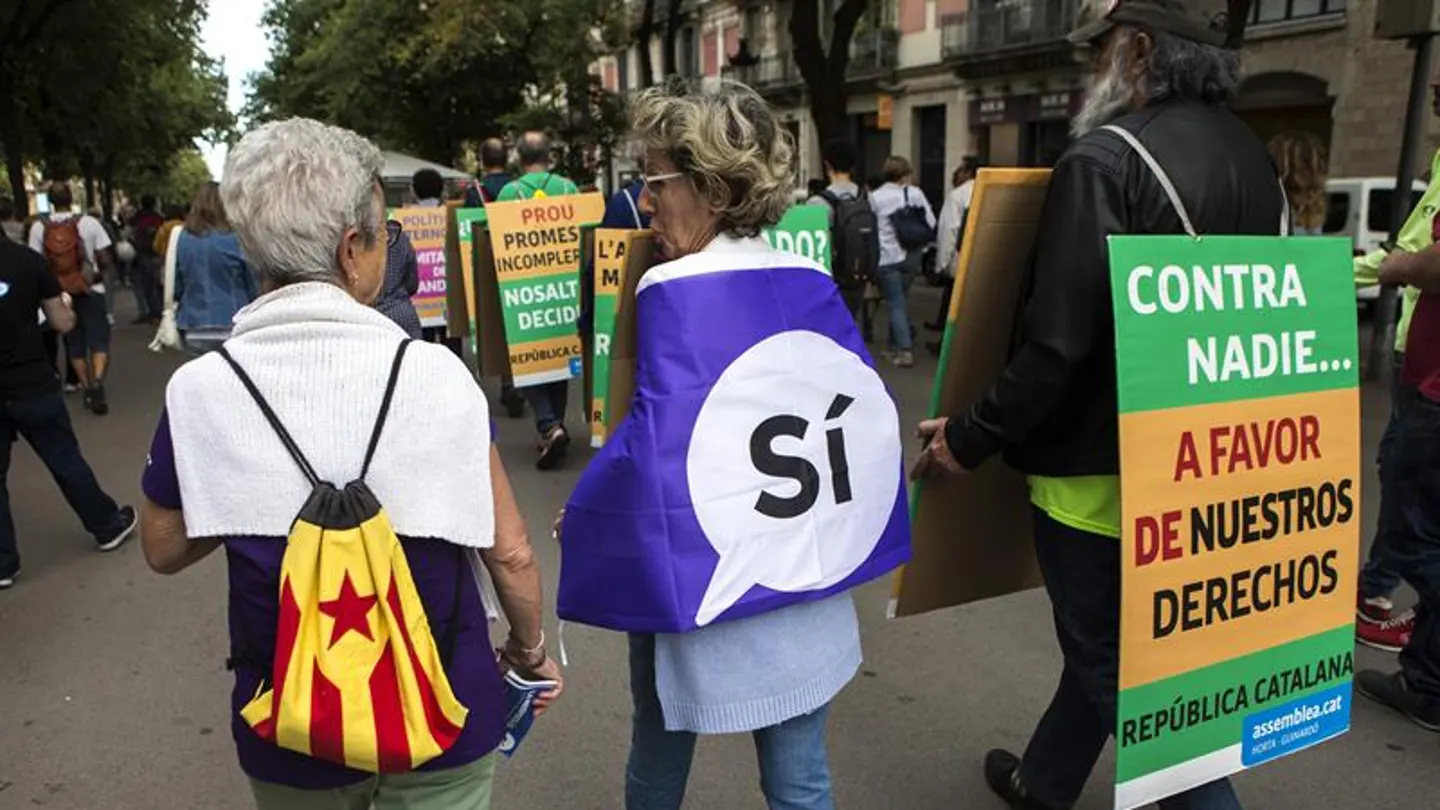 Reparto de propaganda a favor del referéndum Reparto de propaganda a favor del referéndum