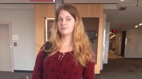 Kelsey Paige, la joven que fue ridiculizada por su profesora por la vestimenta que llevaba Kelsey Paige, la joven que fue ridiculizada por su profesora por la vestimenta que llevaba