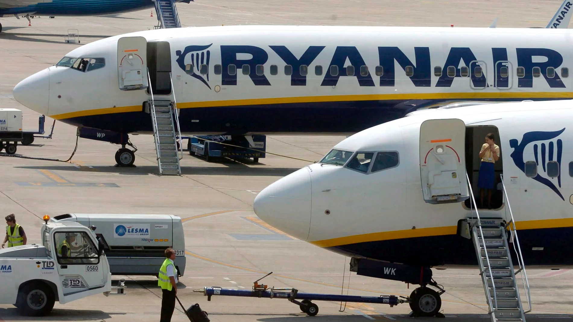 Dos aviones de la aerolínea irlandesa de bajo coste Ryanair 