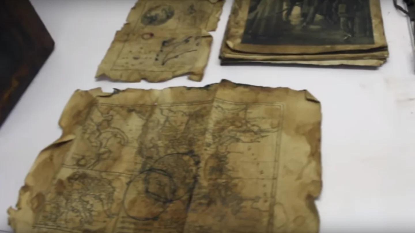 Contenido de la cápsula del tiempo de Julio Verne Contenido de la cápsula del tiempo de Julio Verne