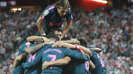 El Atlético de Madrid celebra en grupo un gol en San Mamés El Atlético de Madrid celebra en grupo un gol en San Mamés