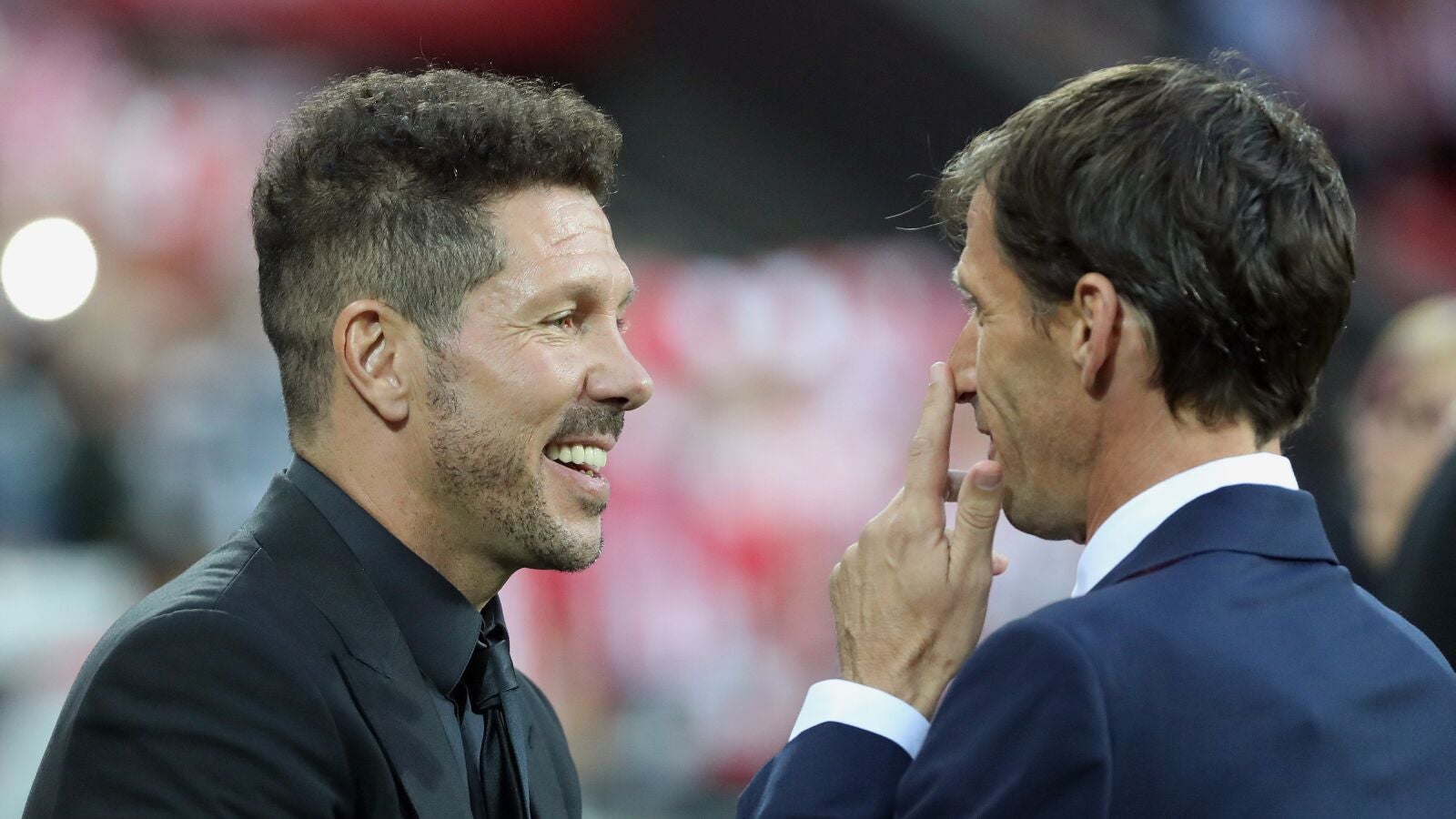 Simeone saluda a Ziganda