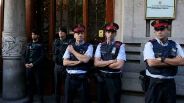 Policías y guardias civiles