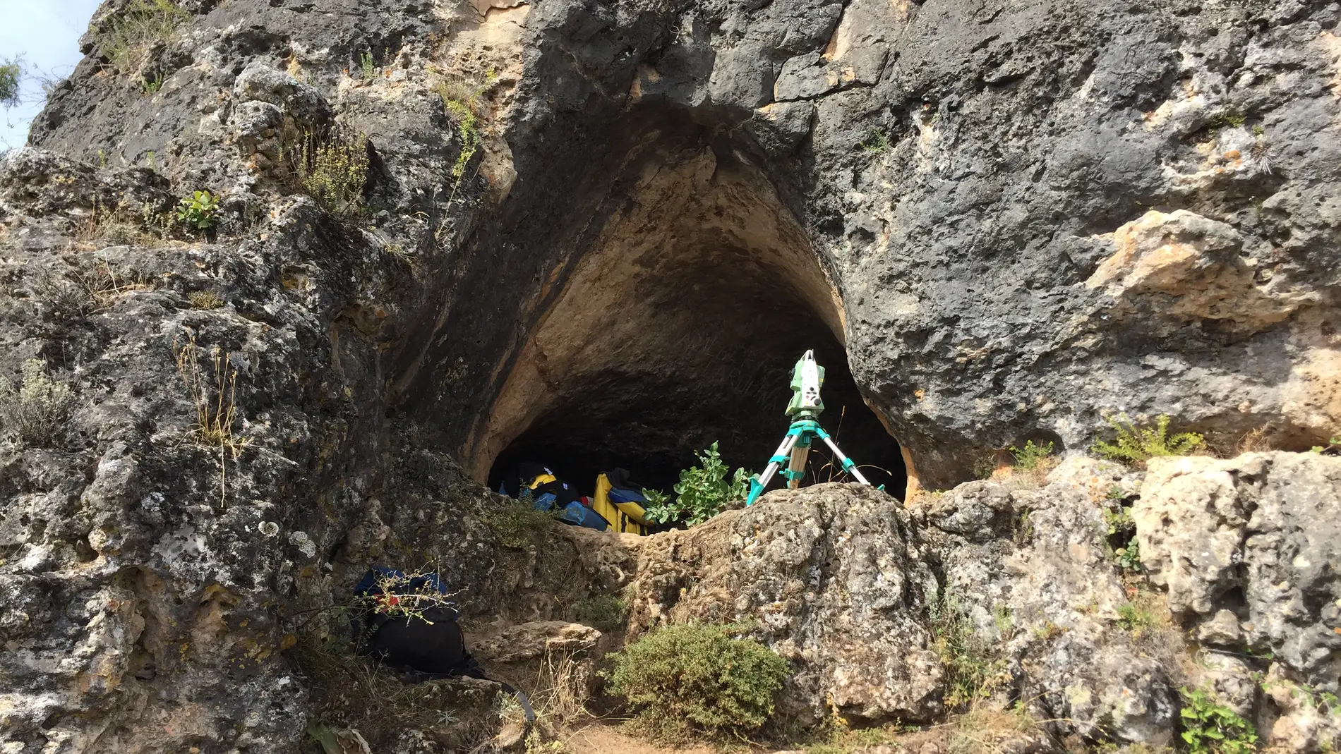 Cueva de los Torrejones