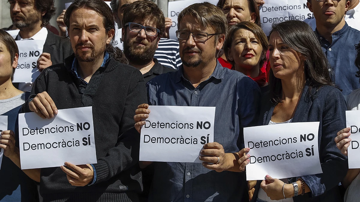 Pablo Iglesias en la puerta del Congreso para rechazar las detenciones de los altos cargos de la Generalitat