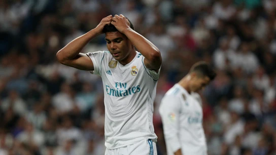 Casemiro se lleva las manos a la cabeza ante el Betis Casemiro se lleva las manos a la cabeza ante el Betis