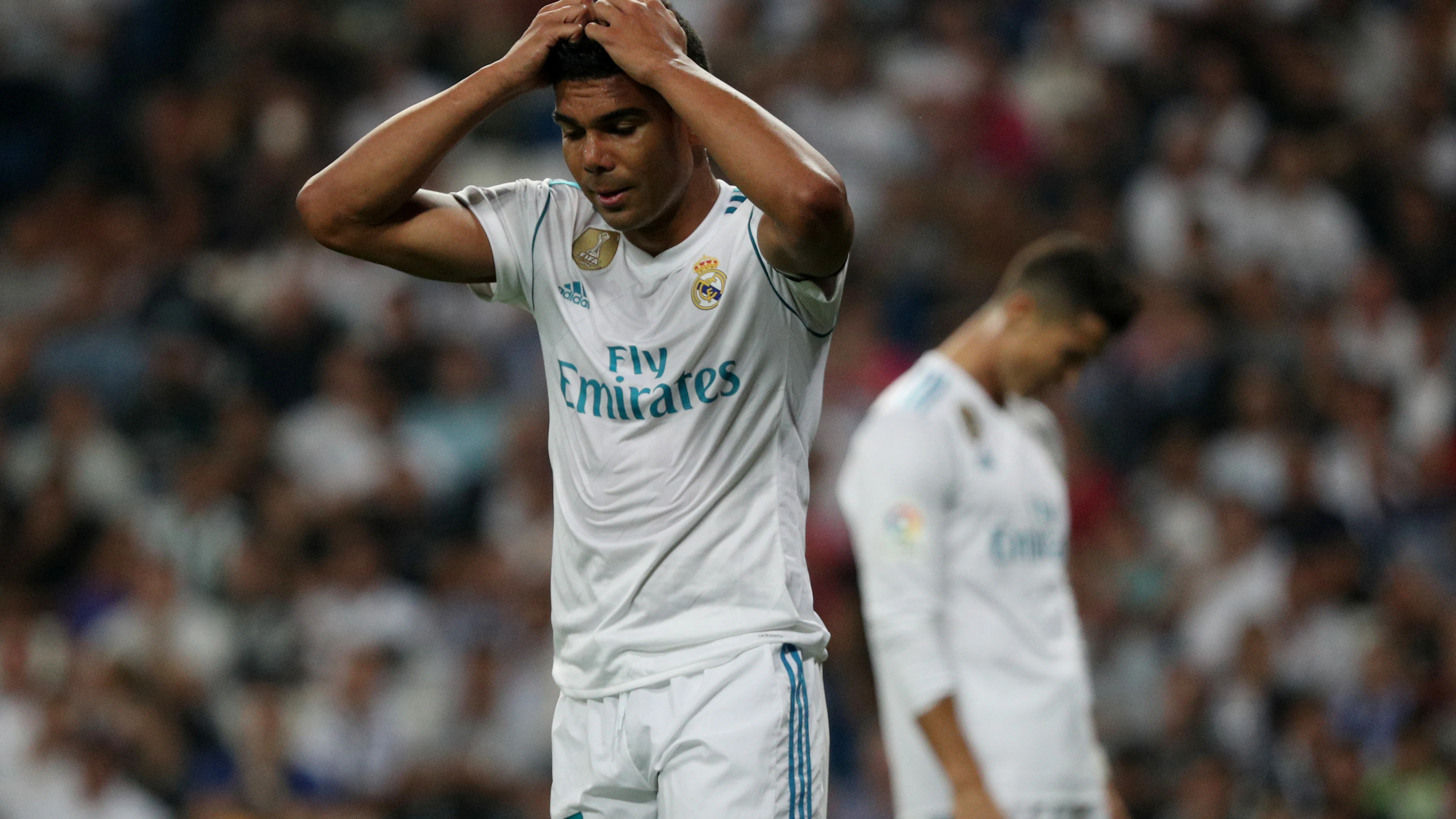 Casemiro se lleva las manos a la cabeza ante el Betis