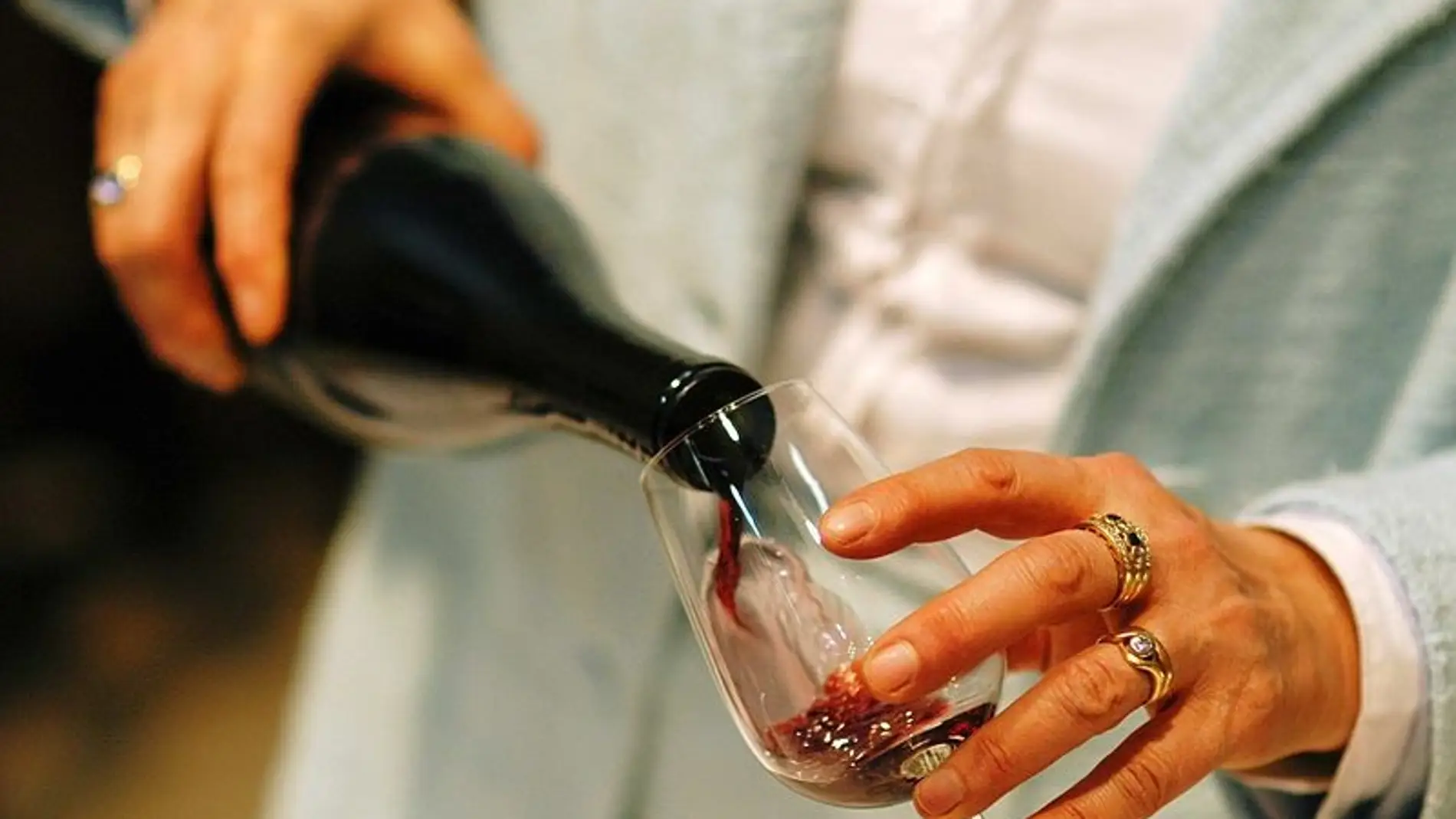 Pequenas cantidades de alcohol no deterioran la funcion fisica en mayores