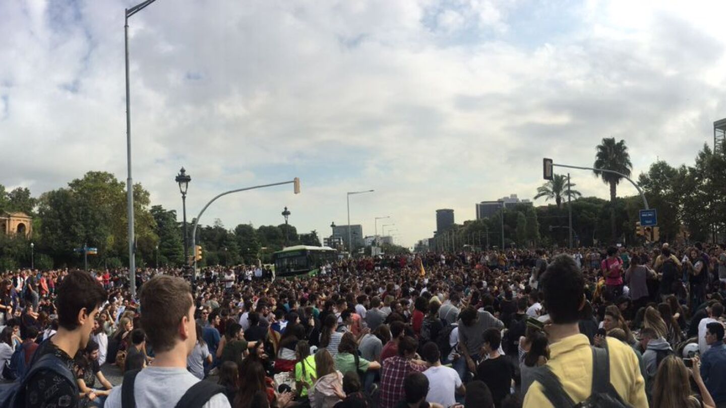 Los estudiantes universitarios se movilizan en Barcelona a favor del refer&eacute;ndum del 1-O