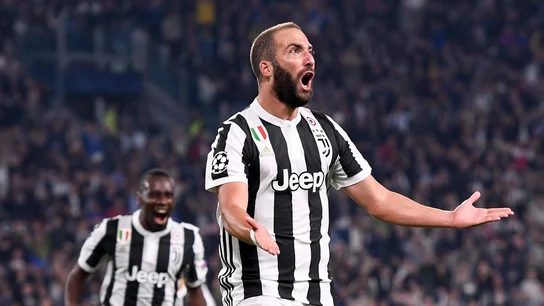 Higuaín celebra su gol ante el Olympiakos Higuaín celebra su gol ante el Olympiakos