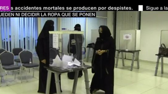 Mujeres votando en Arabia Saudí Mujeres votando en Arabia Saudí