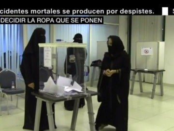 Mujeres votando en Arabia Saudí Mujeres votando en Arabia Saudí