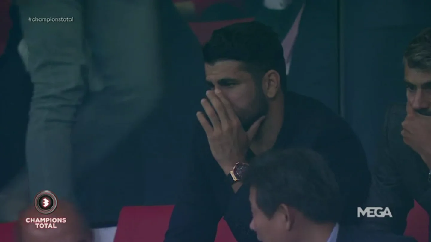 La reacción de Diego Costa en la grada del Metropolitano tras el gol de Batshuayi en el minuto 93 La reacción de Diego Costa en la grada del Metropolitano tras el gol de Batshuayi en el minuto 93