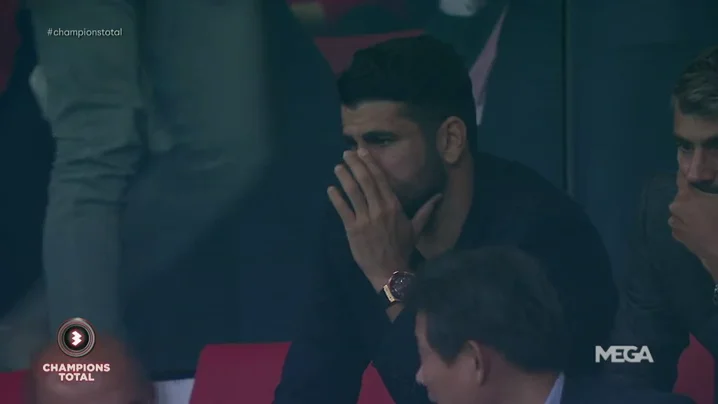 La reacción de Diego Costa en la grada del Metropolitano tras el gol de Batshuayi en el minuto 93