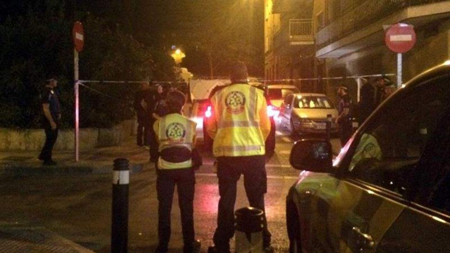 Una mujer de 30 a&ntilde;os ha muerto de un disparo en la cabeza cuando caminaba por la calle