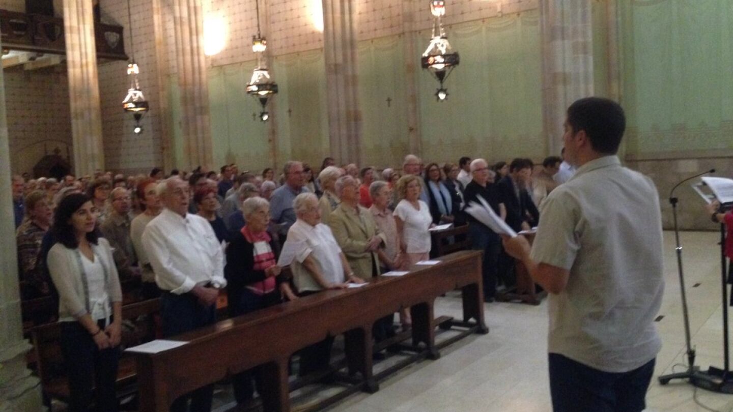 La plegaria fue organizada por la ANC para "afrontar con coraje y sabidur&iacute;a" el 1-O