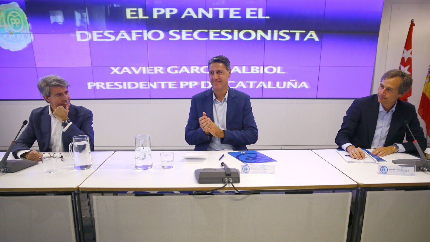 El presidente del PP de Catalu&ntilde;a, Xavier Garc&iacute;a Albiol (c), durante su participaci&oacute;n en el Aula de Formaci&oacute;n Continua del PP de la Comunidad de Madrid