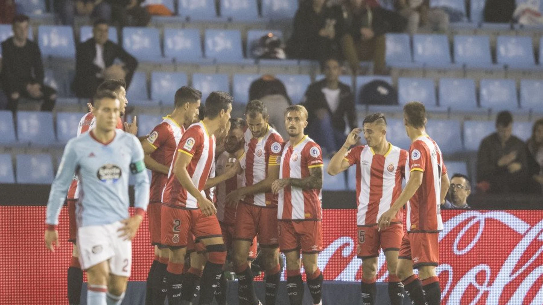 El Girona celebra en grupo uno de los goles contra el Celta