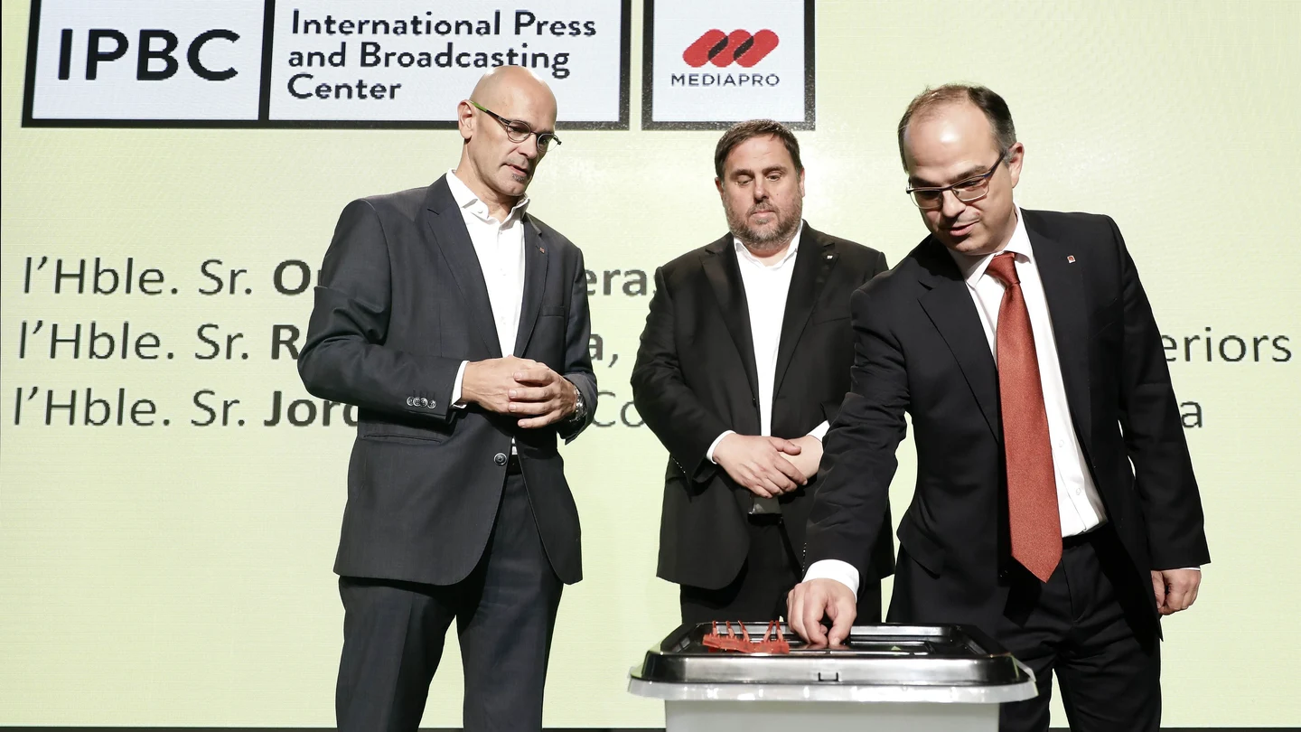 Oriol Junqueras, Jordi Turull , y Raül Romeva durante la rueda de prensa Oriol Junqueras, Jordi Turull , y Raül Romeva durante la rueda de prensa
