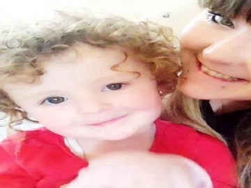 Kimmi Foster junto a su hija de cuatro años Kimmi Foster junto a su hija de cuatro años