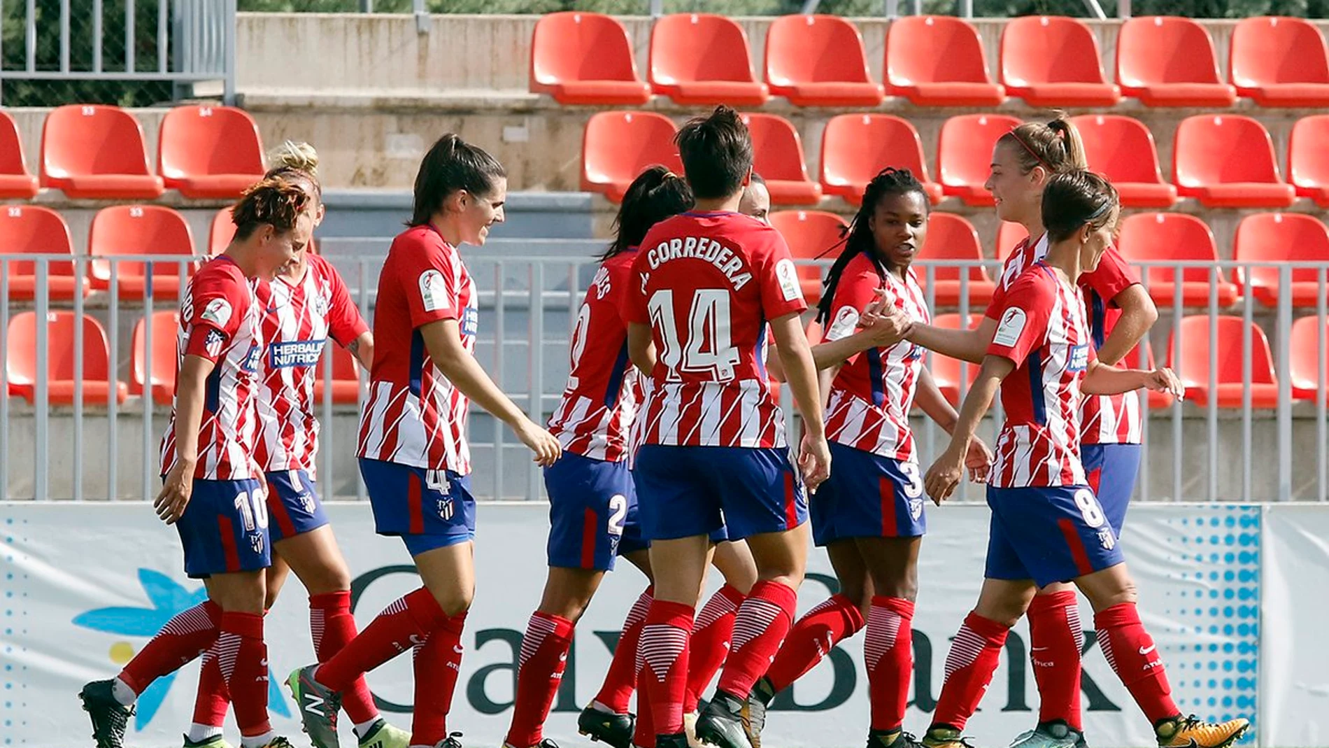 Las jugadoras del Atlético Femenino celebran un gol