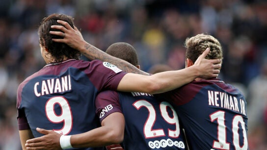 Cavani, Mbapp&eacute; y Neymar celebran un gol
