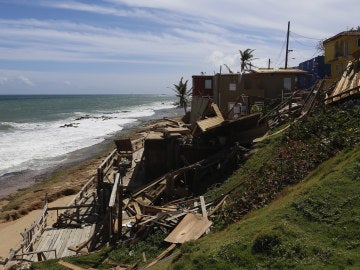 Vista de los destrozos en una vivienda ocasionados por el paso del huracán María Vista de los destrozos en una vivienda ocasionados por el paso del huracán María