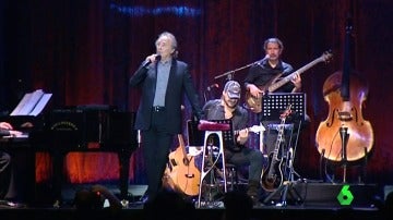 Joan Manuel Serrat durante uno de sus conciertos 