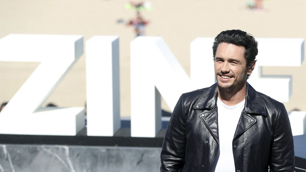 El realizador, James Franco, posa tras presentar su película "The disaster artist"