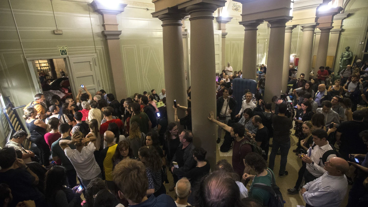 El Govern implanta un censo universal para poder votar en cualquier colegio El Govern implanta un censo universal para poder votar en cualquier colegio