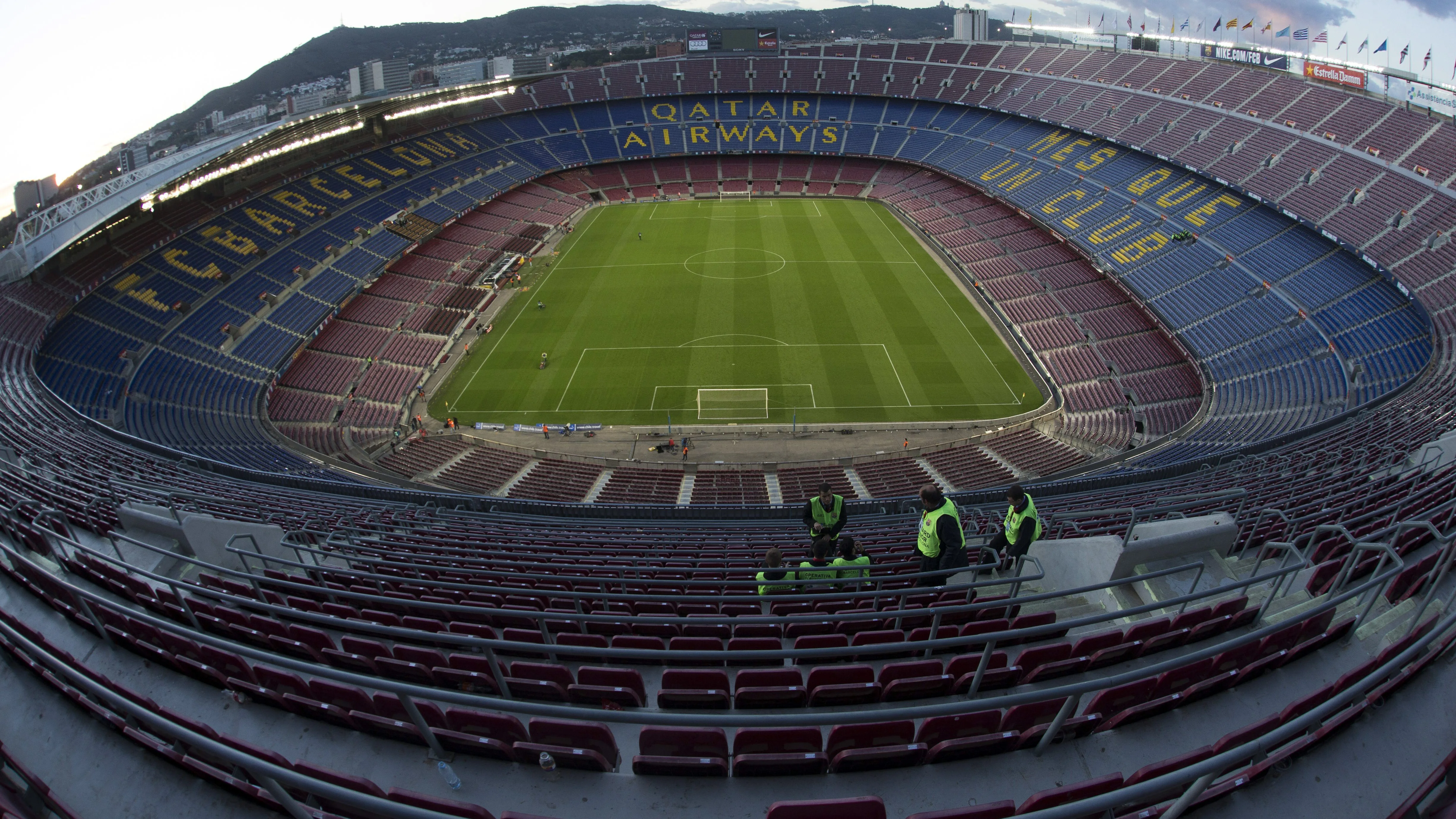 El Camp Nou, pendiente de si se celebra el partido contra Las Palmas