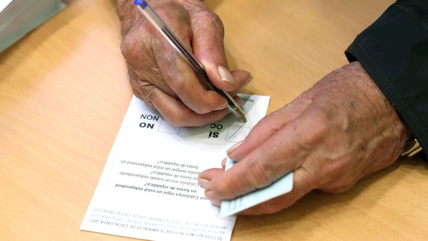 Papeleta para votar en el referéndum del 1-O en Cataluña Papeleta para votar en el referéndum del 1-O en Cataluña