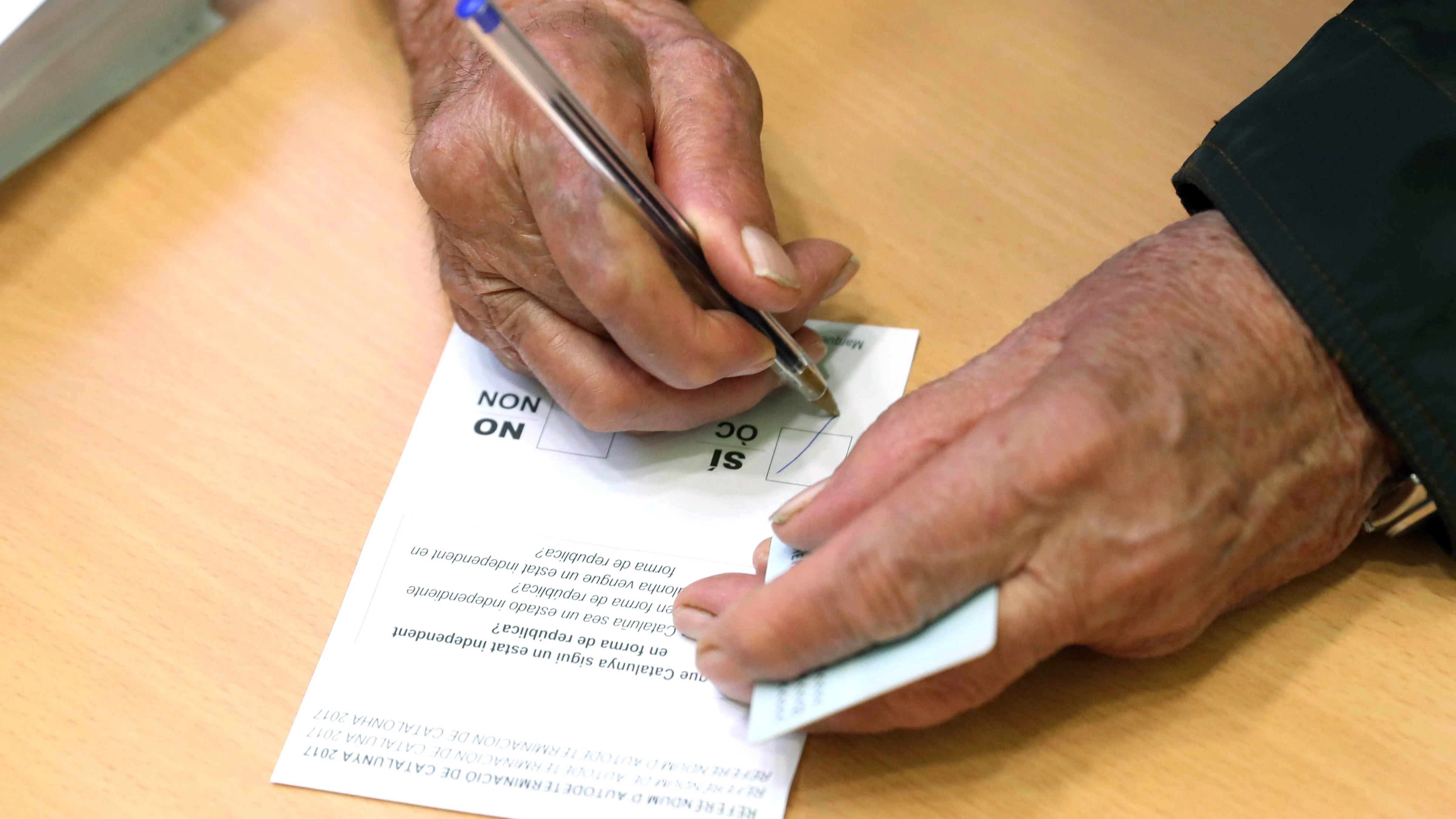 Papeleta para votar en el referéndum del 1-O en Cataluña