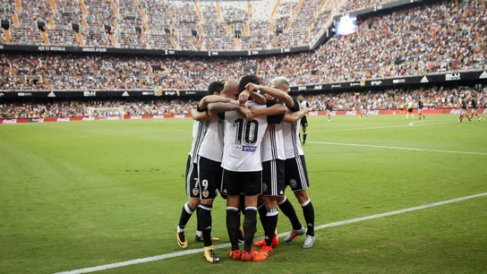 El Valencia celebra un gol El Valencia celebra un gol