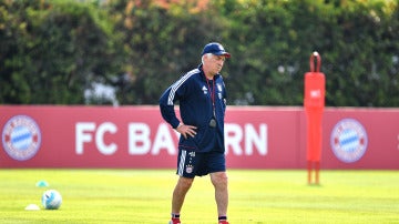 Carlo Ancelotti, durante un entrenamiento en su etapa en el Bayern