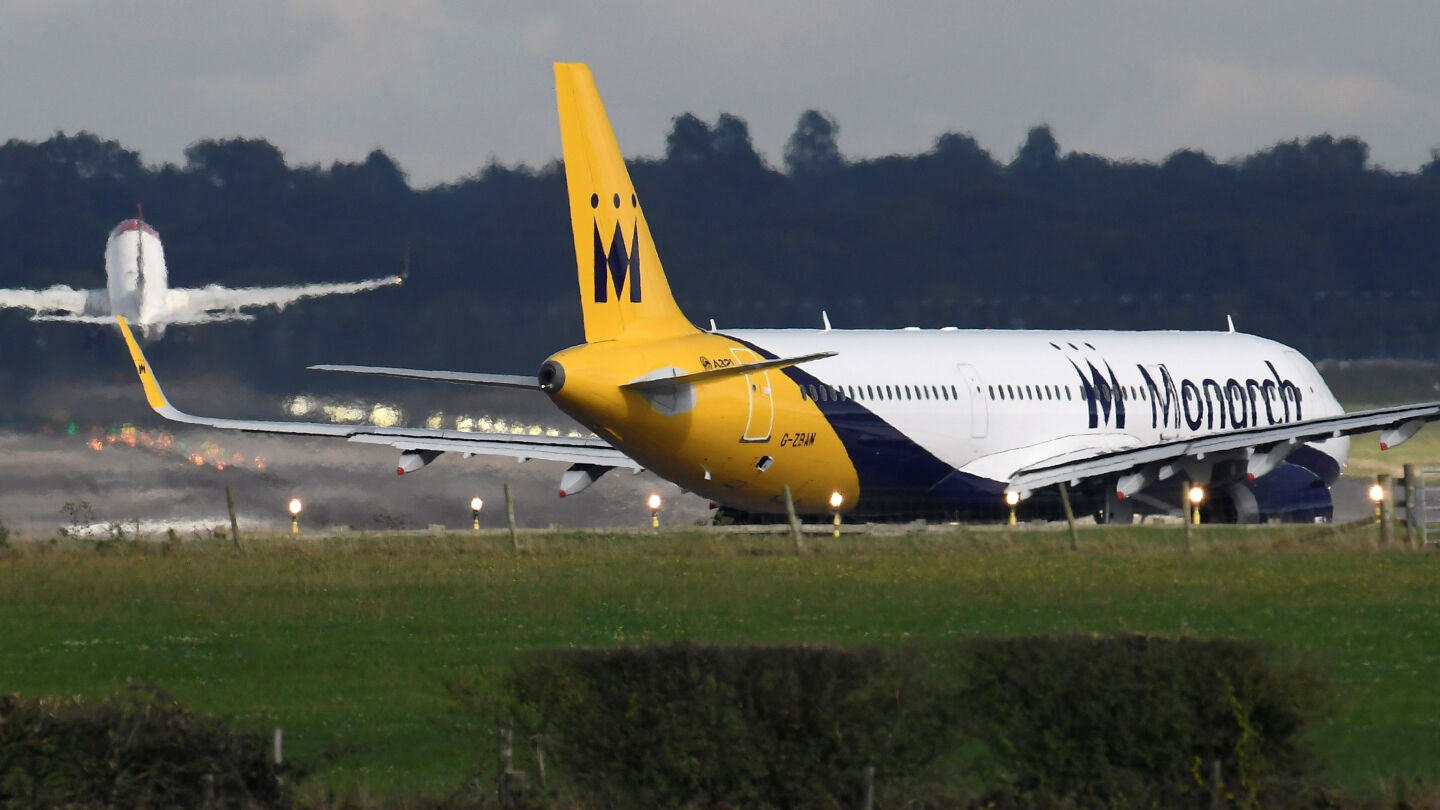 Avi&oacute;n de la aerol&iacute;nea Monarch 