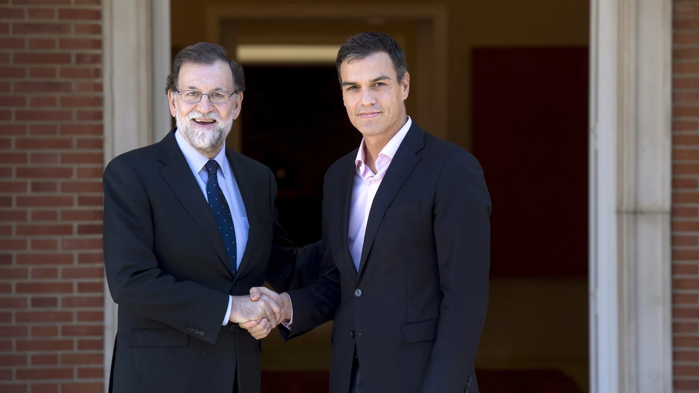 Mariano Rajoy recibe a Pedro Sanchez en Moncloa Mariano Rajoy recibe a Pedro Sanchez en Moncloa