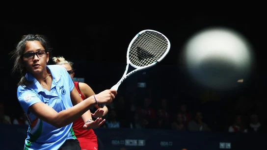 Jugando al squash Jugando al squash