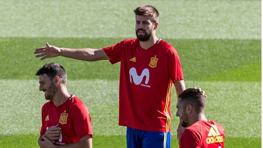 Gerard Piqué se entrena con la selección española de fútbol Gerard Piqué se entrena con la selección española de fútbol