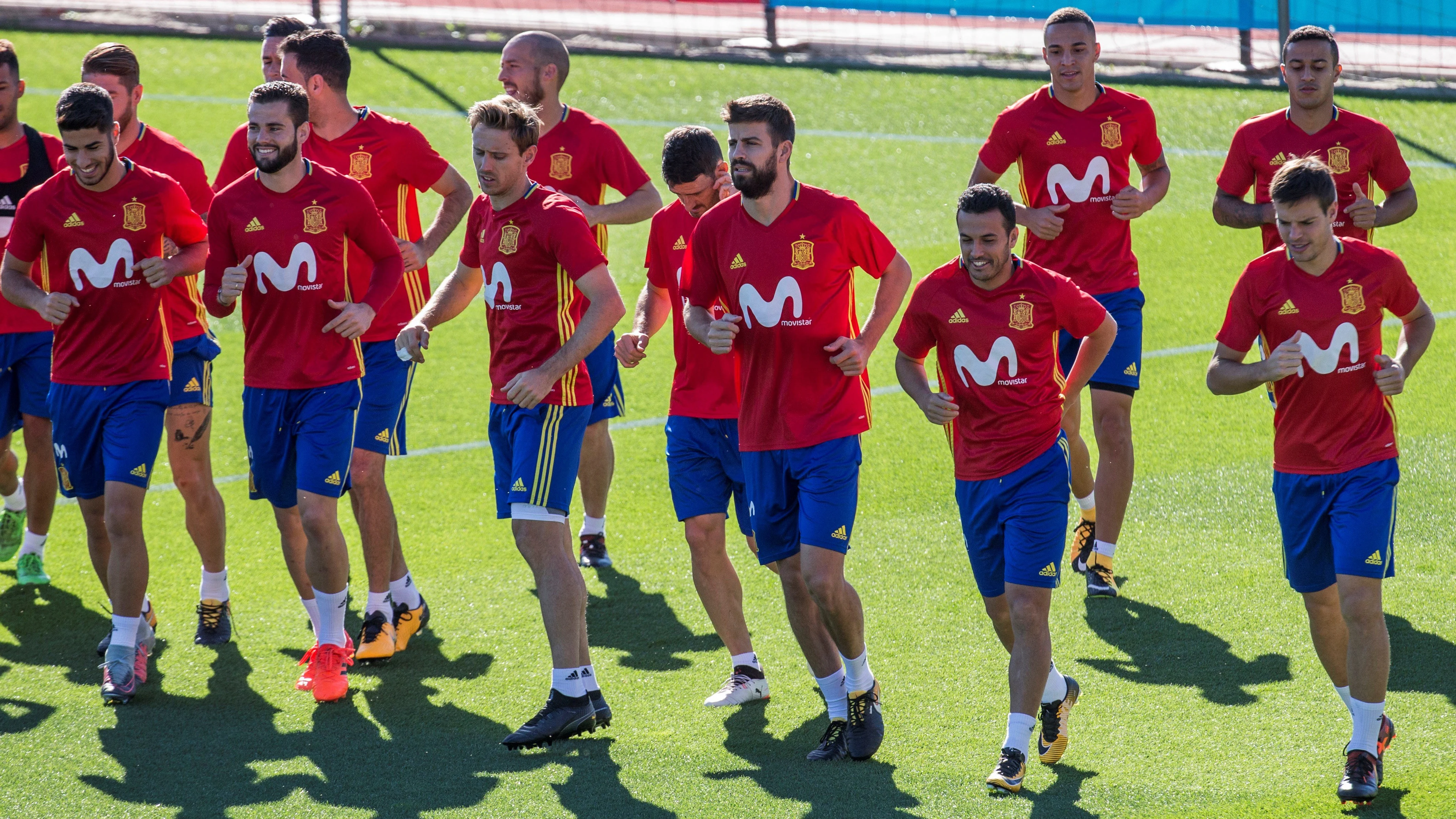 Los jugadores de la selección española se ejercitan en Las Rozas