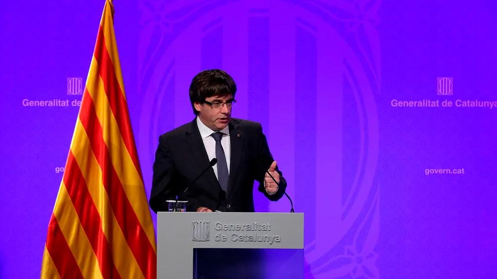 Carles Puigdemont hablando ante los medios