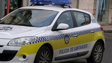Un coche de la policía local santanderina