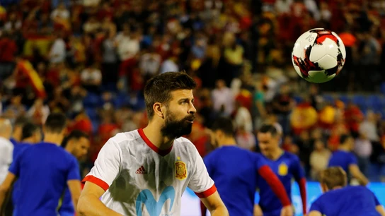 Gerard Piqué, antes del España - Albania Gerard Piqué, antes del España - Albania