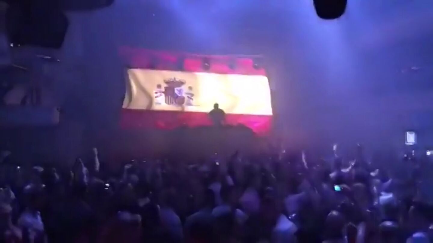 Las discotecas madrile&ntilde;as Teatro Barcel&oacute; y Kapital pinchan el himno espa&ntilde;ol: "Por la unidad de Espa&ntilde;a tenemos que cantar esta canci&oacute;n"