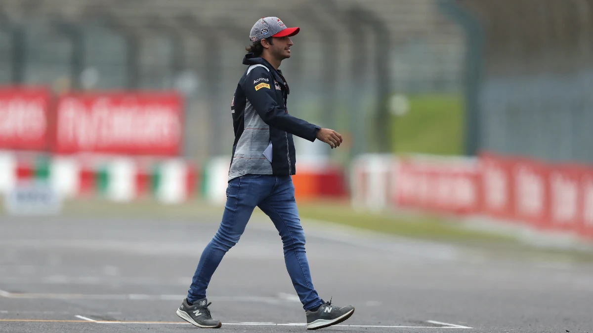 Carlos Sainz camina por Suzuka Carlos Sainz camina por Suzuka