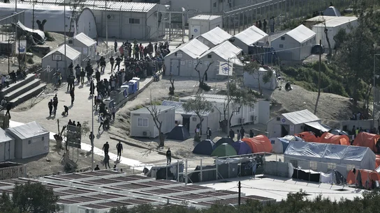 Vista general de un campamento para refugiados en la isla de Lesbos, Grecia. Vista general de un campamento para refugiados en la isla de Lesbos, Grecia.